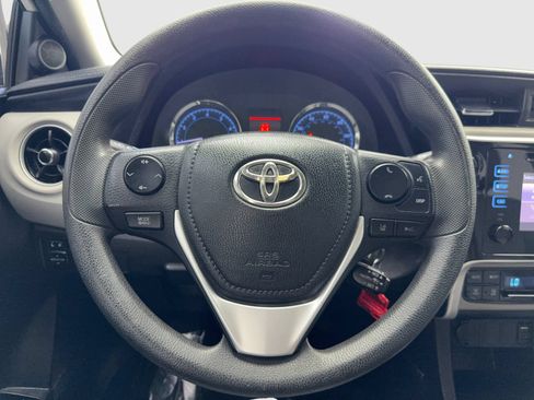 Used 2019 Toyota Corolla LE FWD image 19