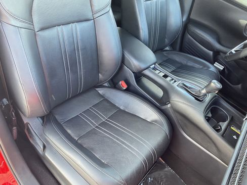 Used 2024 Honda HR-V EX-L image 8