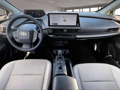 Used 2023 Toyota Prius XLE image 7