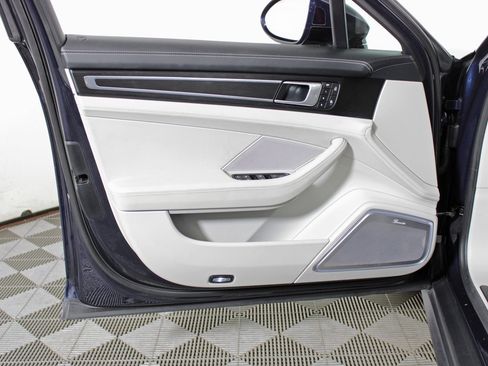 Used 2023 Porsche Panamera 4 Platinum Edition w/ Assistance Package image 15