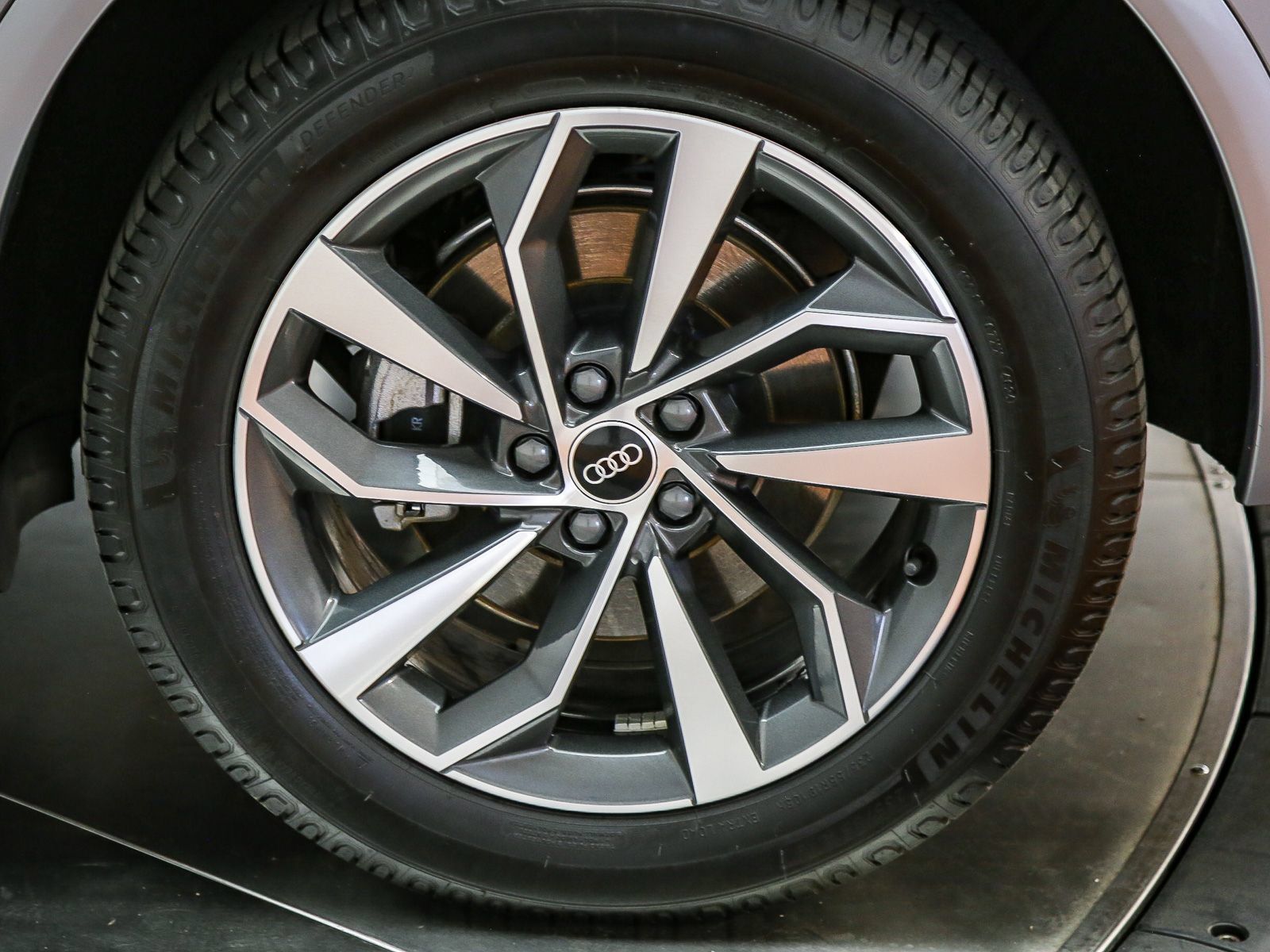Used 2022 Audi Q5 2.0T Premium Plus w/ Premium Plus Package AWD/4WD image 11