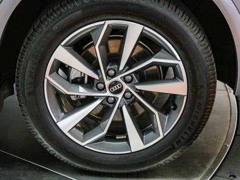 Used 2022 Audi Q5 2.0T Premium Plus w/ Premium Plus Package AWD/4WD image 11