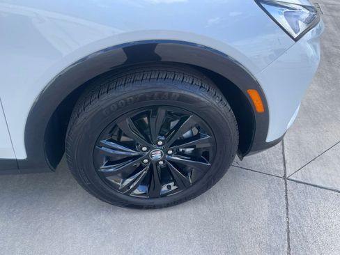 Used 2025 Buick Envista Sport Touring image 30