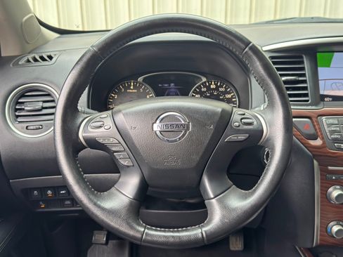 Used 2017 Nissan Pathfinder Platinum AWD/4WD image 21