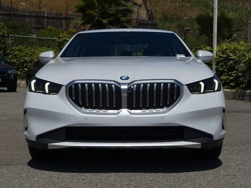 New 2026 BMW 530i w/ Premium Package RWD image 3
