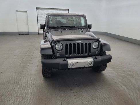 Used 2014 Jeep Wrangler Unlimited Sahara w/ Dual Top Group AWD/4WD image 14