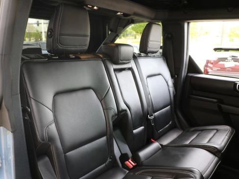 Used 2025 Ford Bronco Outer Banks AWD/4WD image 15