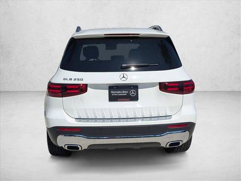 Used 2025 Mercedes-Benz GLB 250 image 7