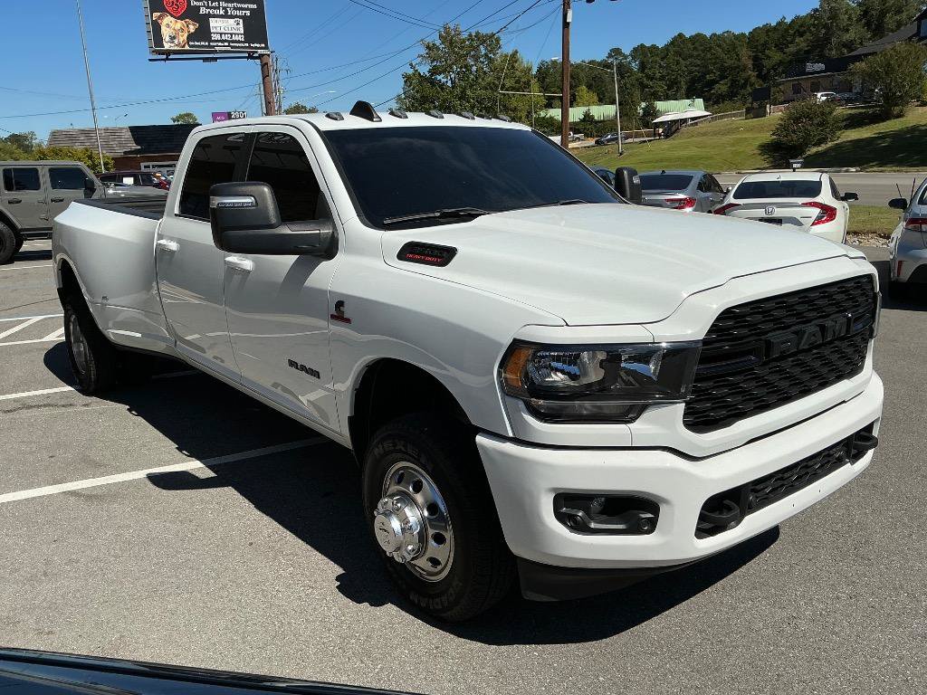 Used 2024 RAM 3500 Big Horn w/ Night Edition AWD/4WD image 6
