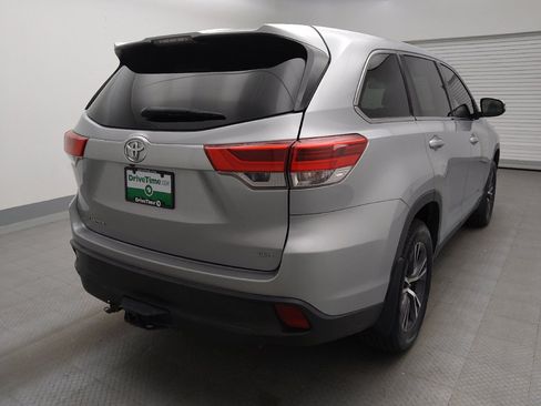 Used 2019 Toyota Highlander LE AWD/4WD image 9
