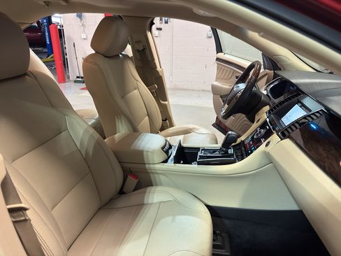 Used 2018 Ford Taurus Limited AWD/4WD image 23