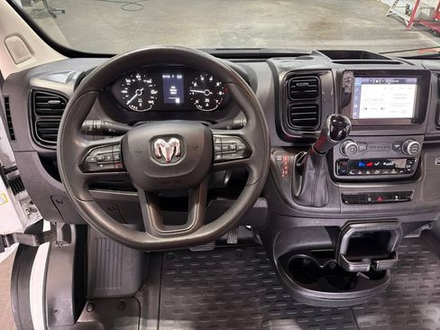 Used 2025 RAM ProMaster 2500 w/ Convenience Group FWD image 12
