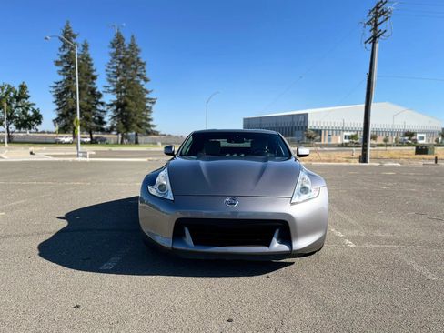 Used 2010 Nissan 370Z Touring w/ Sport Pkg RWD image 2