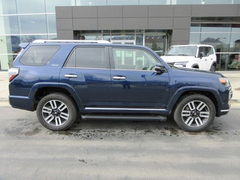 Used 2023 Toyota 4Runner Limited image 11