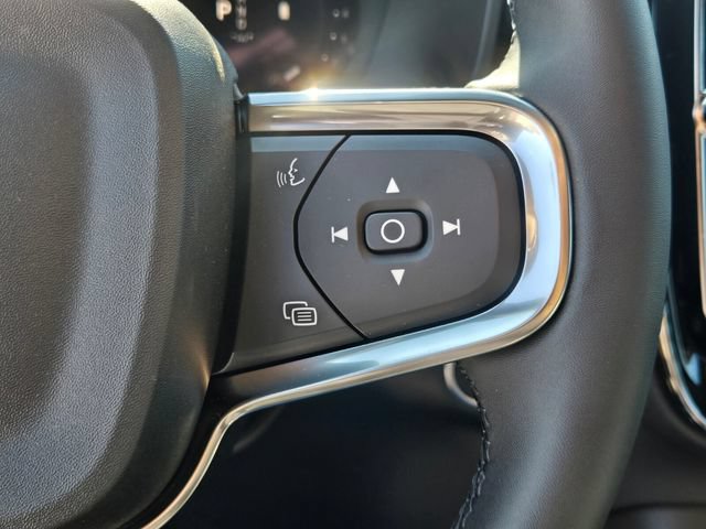 New 2026 Volvo XC40 B5 Core AWD/4WD image 24
