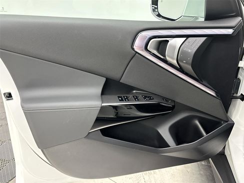 Used 2026 BMW X3 xDrive30 w/ Convenience Package image 26