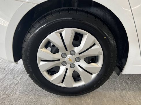 Used 2012 Chevrolet Cruze LS FWD image 18