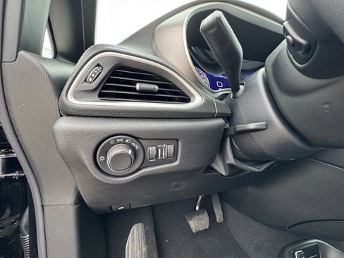 New 2027 Chrysler Pacifica Select w/ Family Tech Group FWD image 25