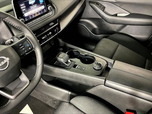 Certified 2026 Nissan Rogue SV AWD/4WD image 18