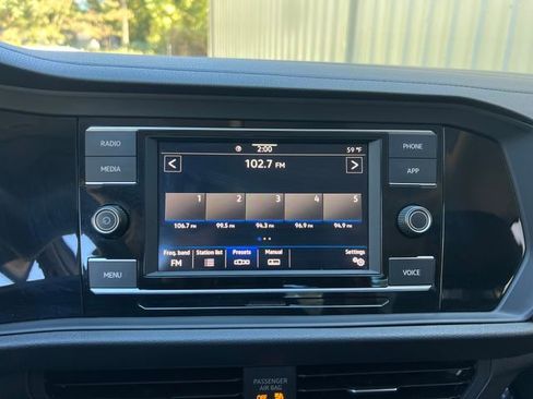 Used 2021 Volkswagen Jetta SE image 22