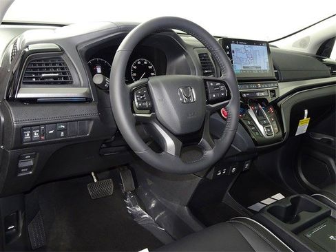 New 2026 Honda Odyssey Touring image 14