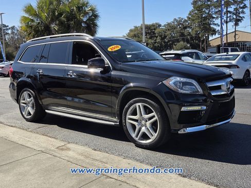 Used 2016 Mercedes-Benz GL 550 4MATIC image 3