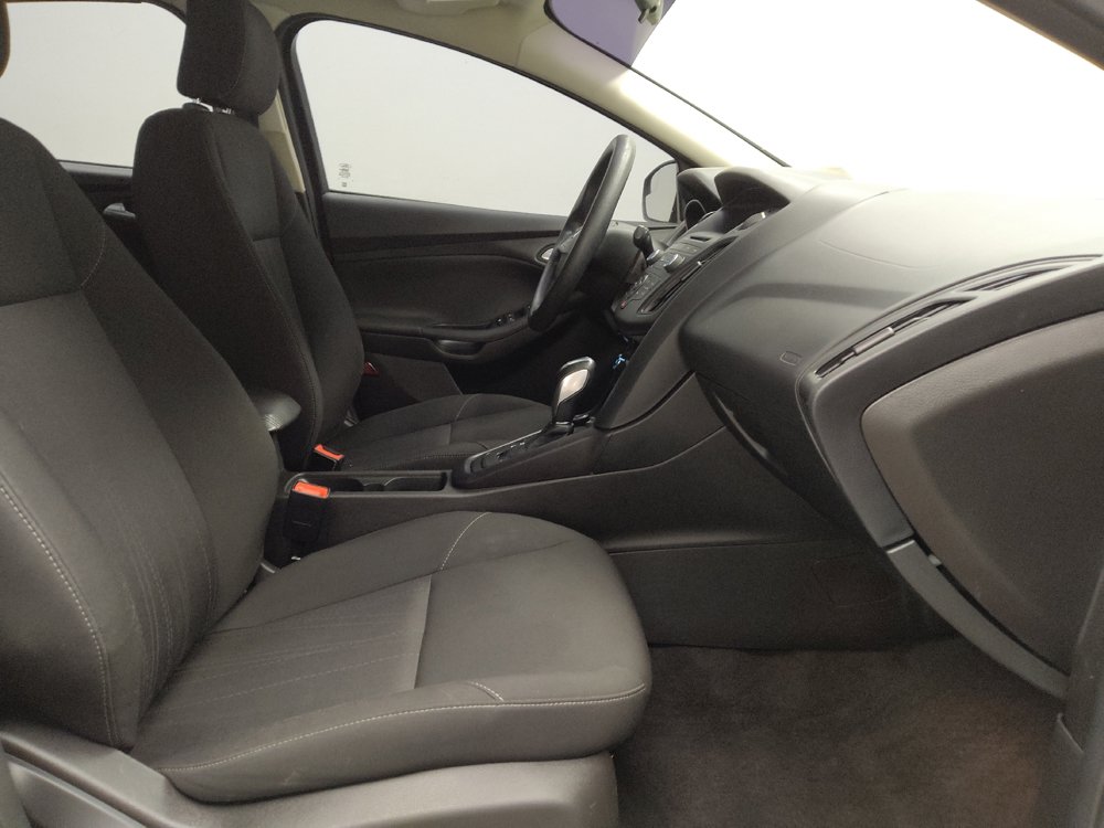 Used 2015 Ford Focus SE FWD image 21