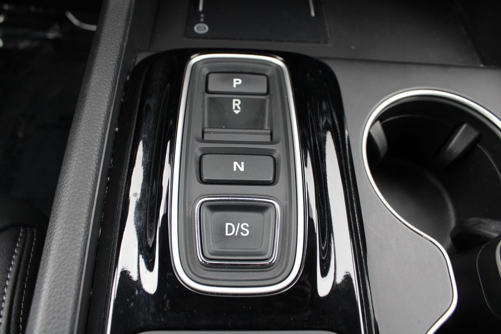 Certified 2025 Honda Pilot Touring image 27