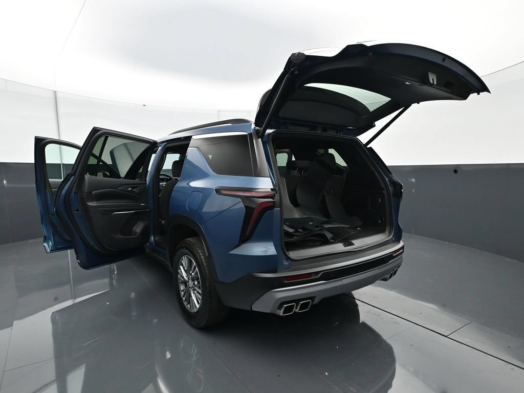 Used 2025 Chevrolet Traverse LT w/ LPO, Floor Liner Package AWD/4WD image 29