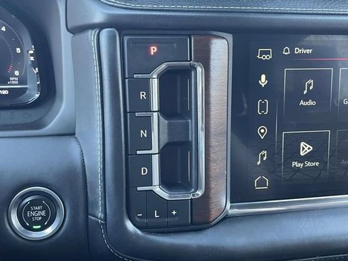 Used 2023 GMC Yukon XL Denali Ultimate AWD/4WD image 32