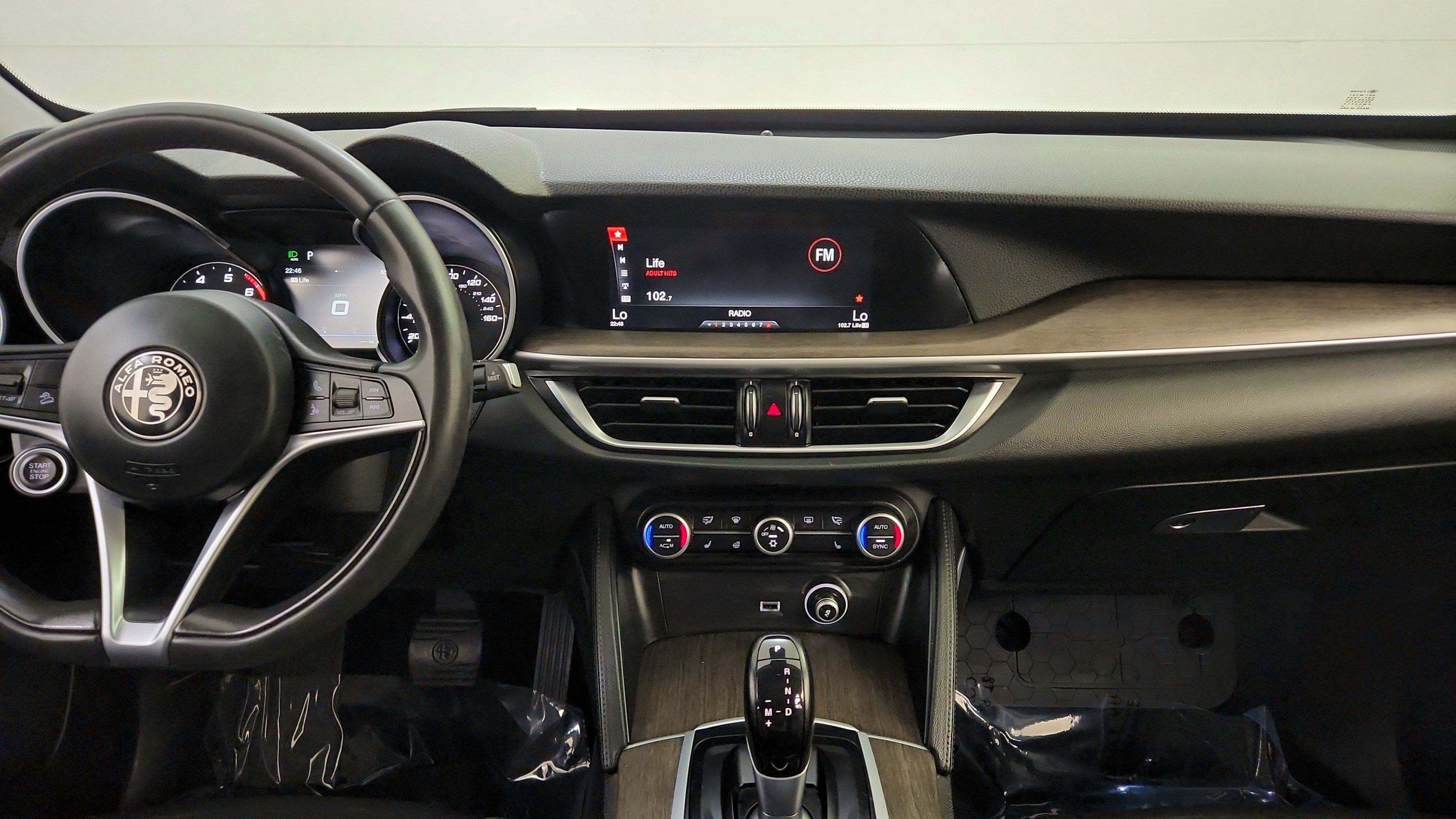 Used 2018 Alfa Romeo Stelvio Ti AWD/4WD image 25