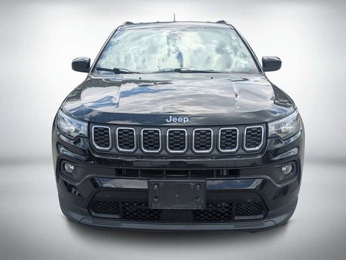 Used 2024 Jeep Compass Latitude AWD/4WD image 8