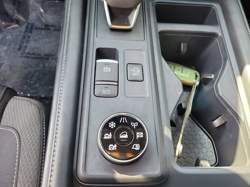 Used 2024 Nissan Pathfinder S AWD/4WD image 23