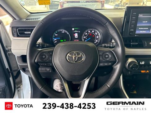 Used 2022 Toyota RAV4 XLE Premium AWD/4WD image 17