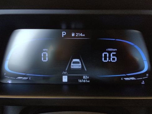 Used 2025 Hyundai Elantra Sport FWD image 23