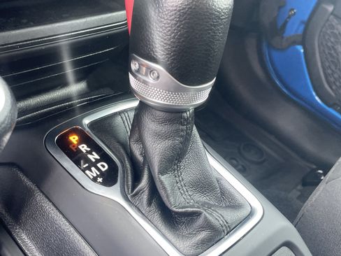 Used 2022 Jeep Wrangler Unlimited Sport AWD/4WD image 25