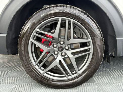 Used 2025 Ford Explorer ST image 22