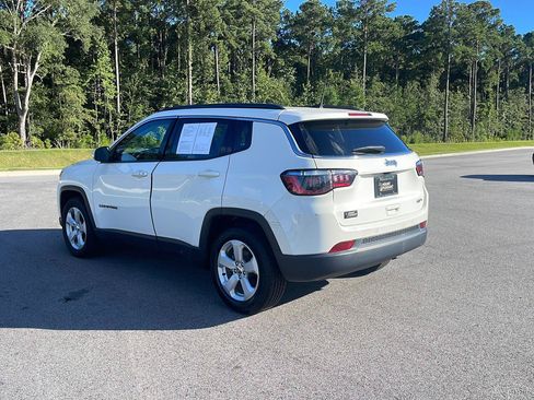 Used 2021 Jeep Compass Latitude w/ Sun and Sound Group FWD image 5