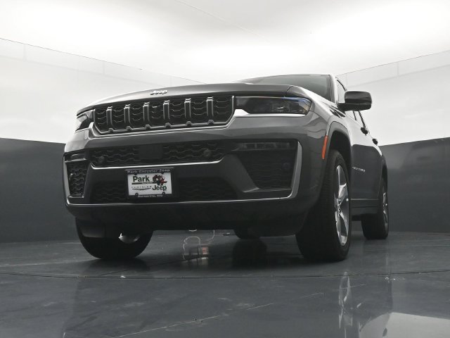 New 2026 Jeep Grand Cherokee Limited w/ Luxury Tech Group II AWD/4WD image 19