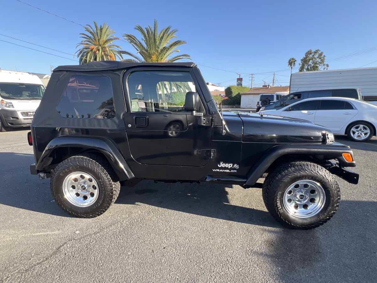 Used 2006 Jeep Wrangler X w/ Jeep 65th Anniversary Edition AWD/4WD image 3