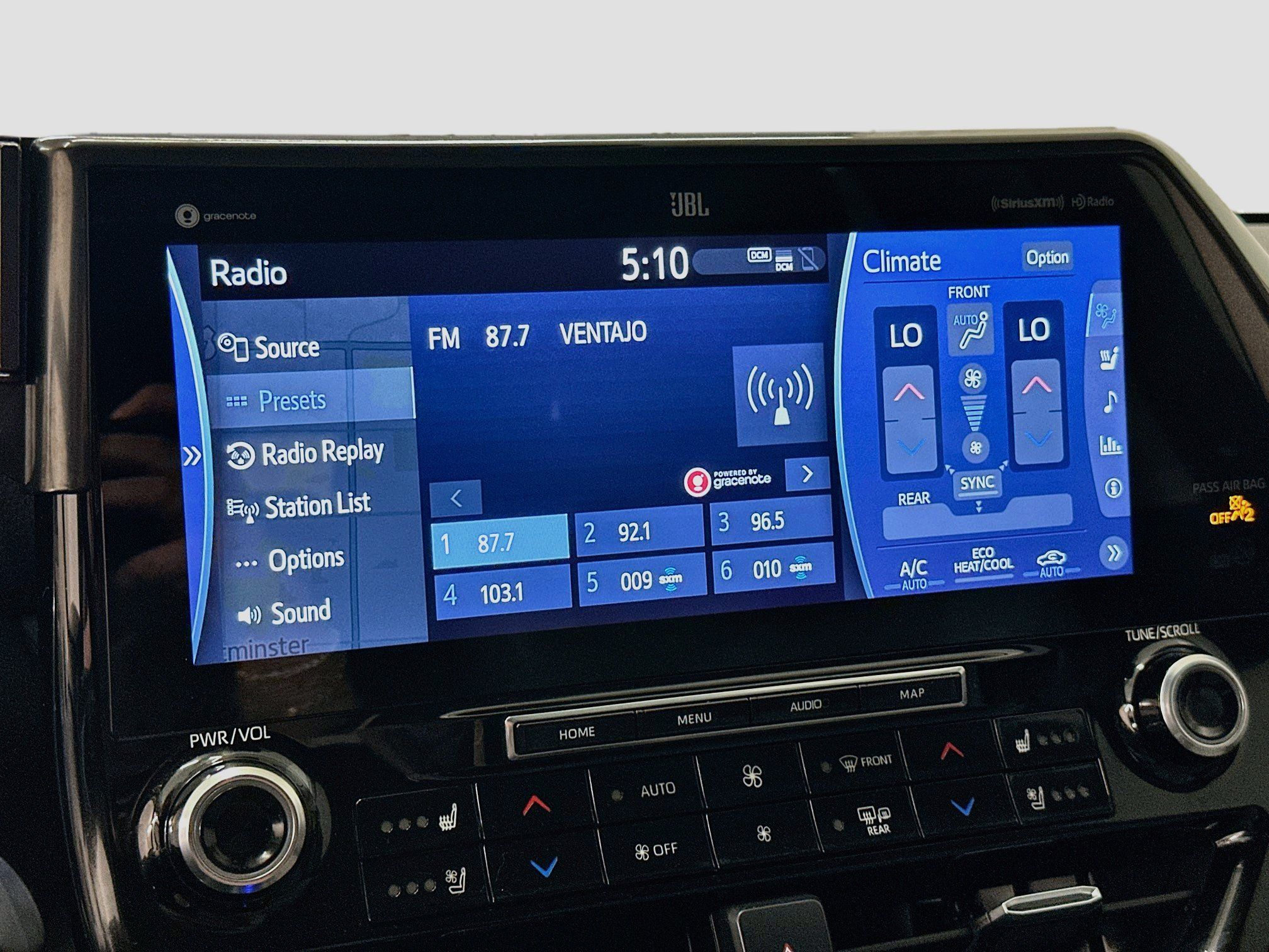 Used 2021 Toyota Highlander Limited AWD/4WD image 21