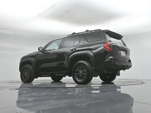 Used 2025 Toyota 4Runner SR5 AWD/4WD image 54