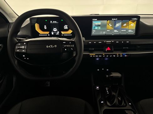 Used 2025 Kia K4 FWD image 28