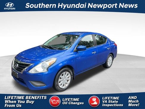 Used 2016 Nissan Versa SV FWD image 1