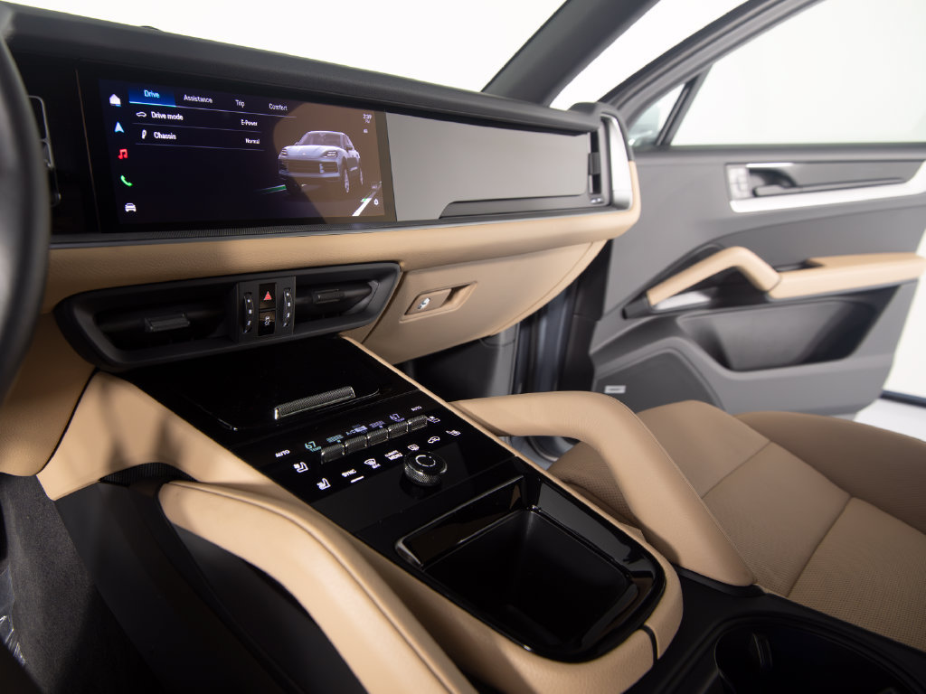 Certified 2026 Porsche Cayenne E-Hybrid AWD/4WD image 21