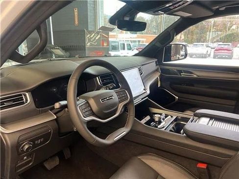 New 2026 Jeep Grand Wagoneer Limited image 24