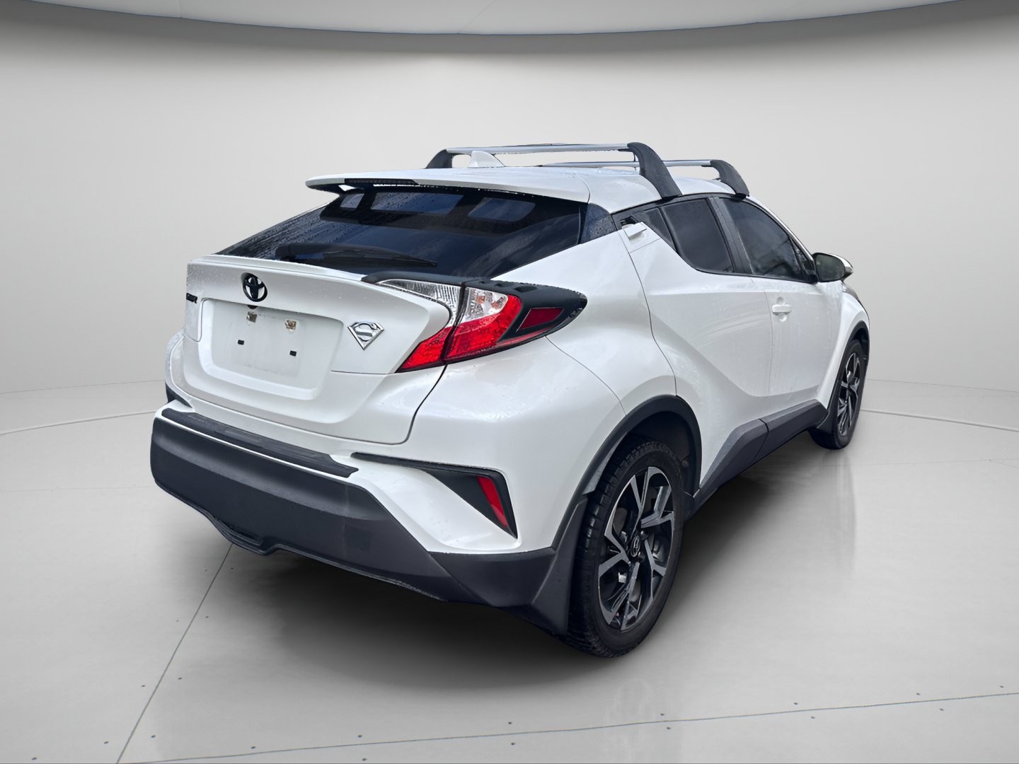 Used 2021 Toyota C-HR XLE FWD image 6