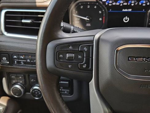 Used 2021 GMC Yukon XL Denali w/ Denali Ultimate Package AWD/4WD image 18