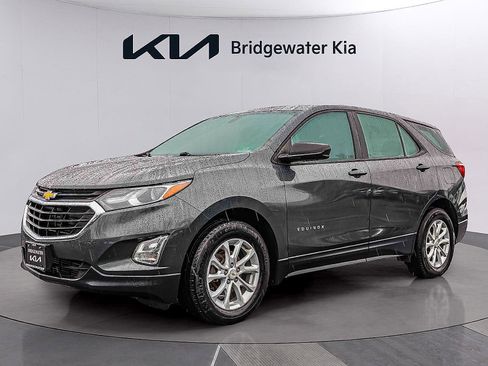 Used 2019 Chevrolet Equinox LS image 4