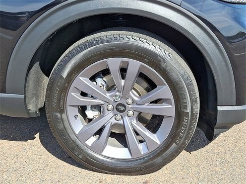 Used 2025 Ford Explorer Active w/ Active Comfort Package image 8